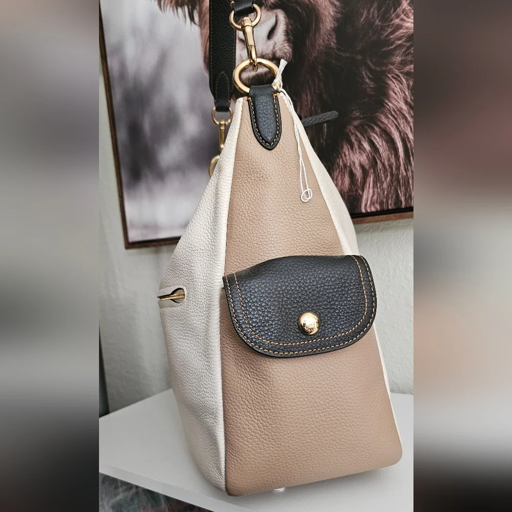 Coach White and Tan Shoulder Bag